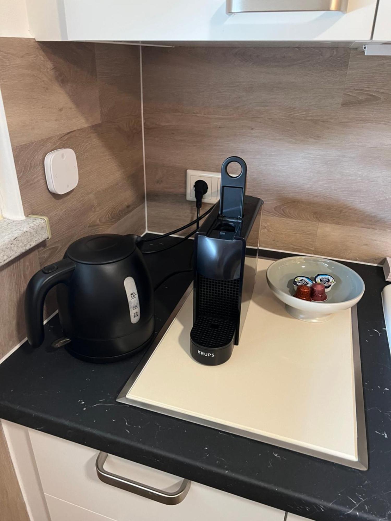 Grosse Gemuetliche Ferienwohnung Mit Klimaanlage, Parkplatz Inklusive Top ! Fuerth Luaran gambar