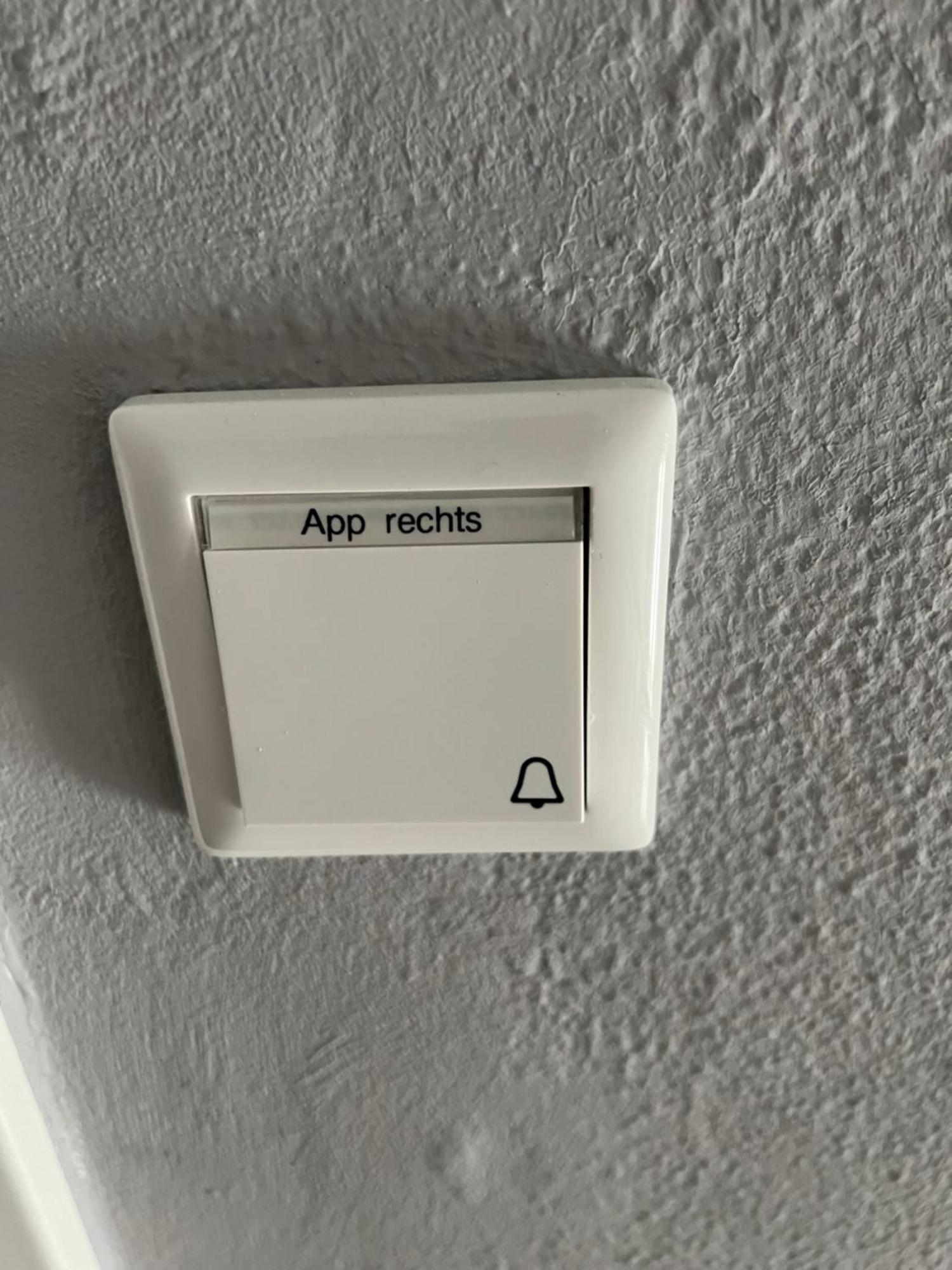 Grosse Gemuetliche Ferienwohnung Mit Klimaanlage, Parkplatz Inklusive Top ! Fuerth Luaran gambar