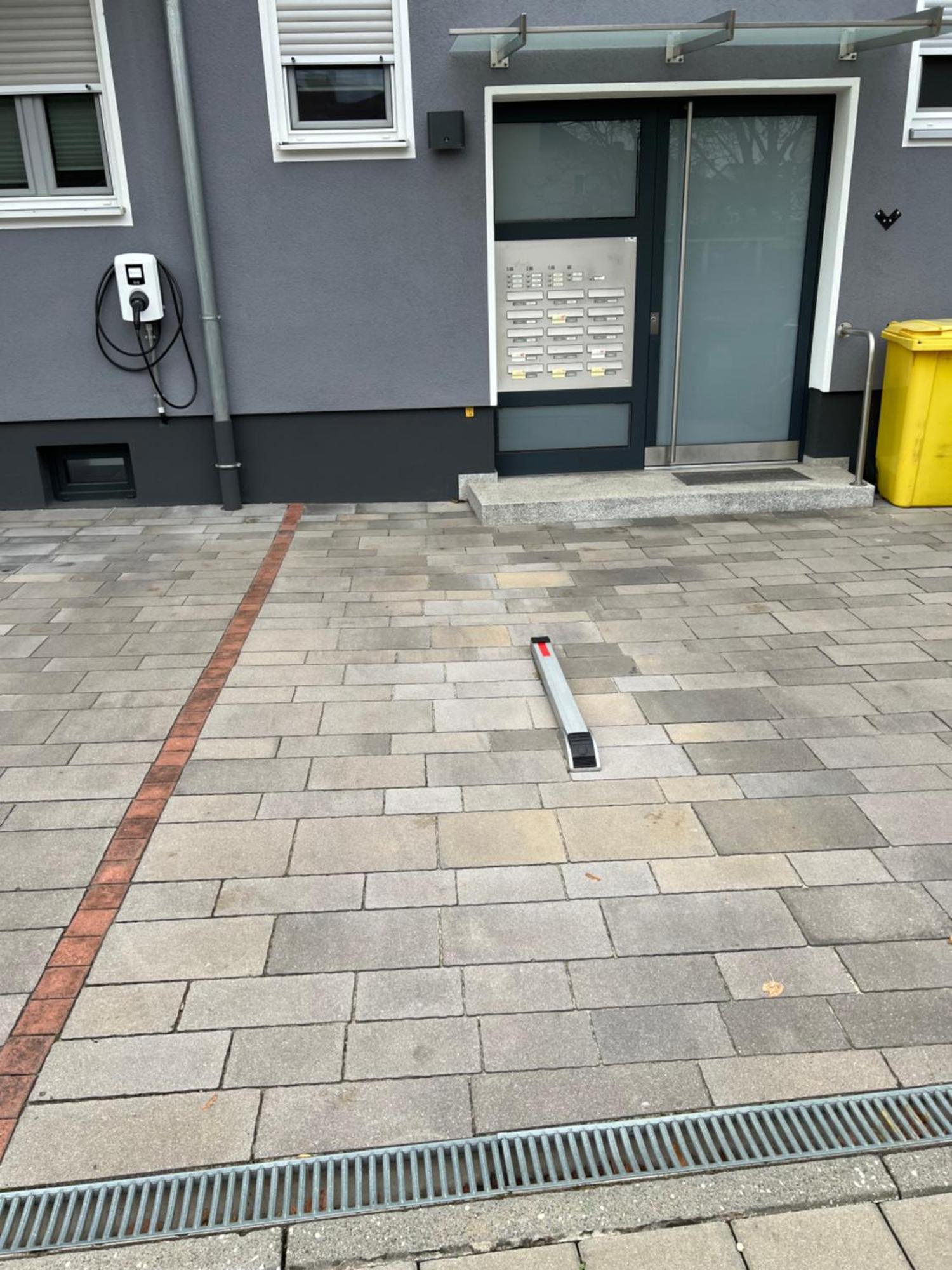 Grosse Gemuetliche Ferienwohnung Mit Klimaanlage, Parkplatz Inklusive Top ! Fuerth Luaran gambar