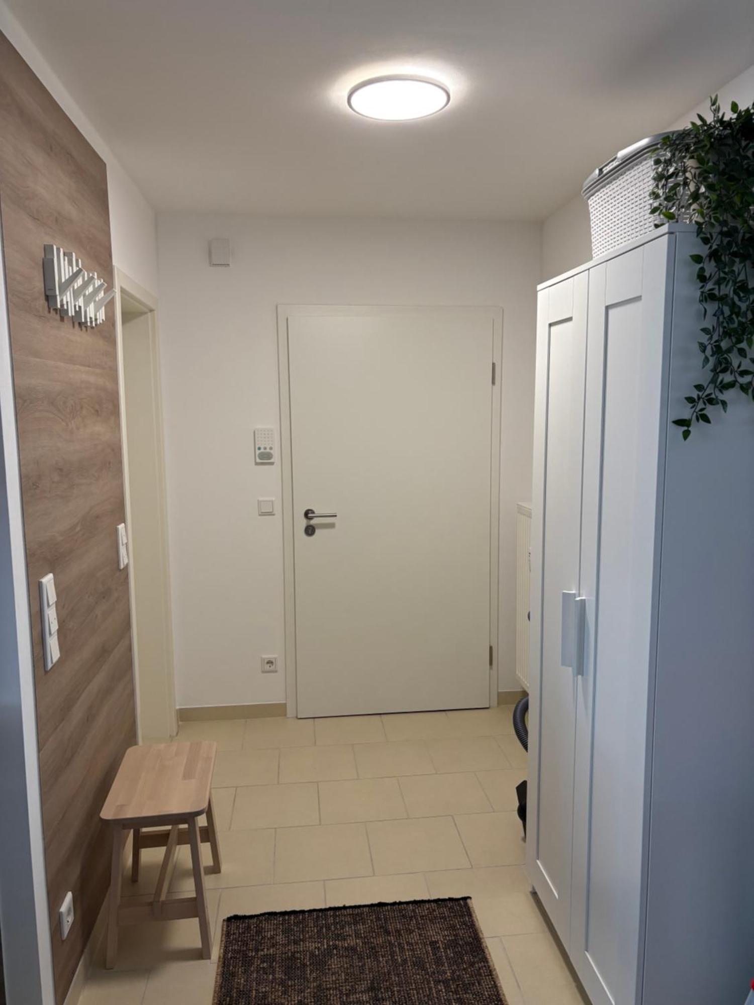 Grosse Gemuetliche Ferienwohnung Mit Klimaanlage, Parkplatz Inklusive Top ! Fuerth Luaran gambar