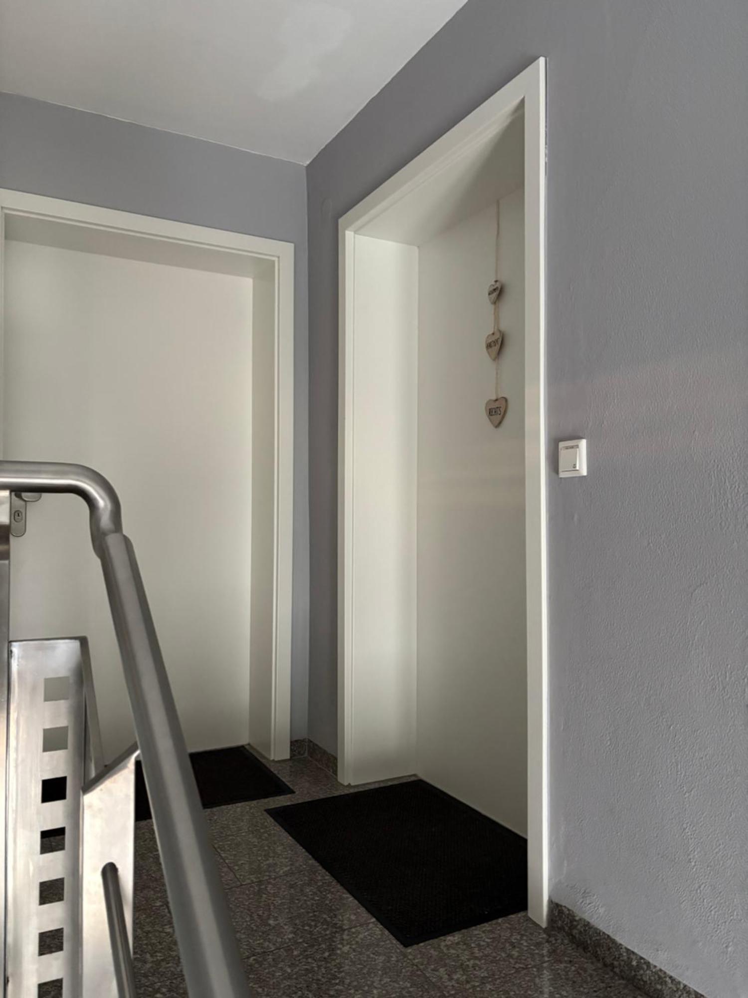 Grosse Gemuetliche Ferienwohnung Mit Klimaanlage, Parkplatz Inklusive Top ! Fuerth Luaran gambar